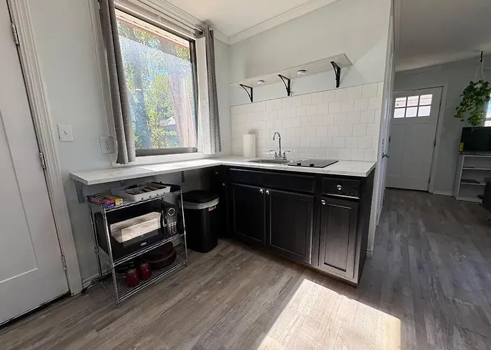 Bright & Comfortable Bungalow! Holiday home